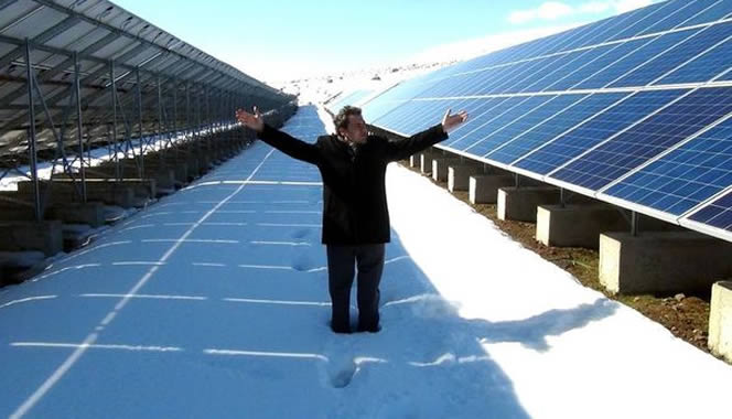 Erzurum'un İlk Güneş Enerji Santrali Devreye Alındı