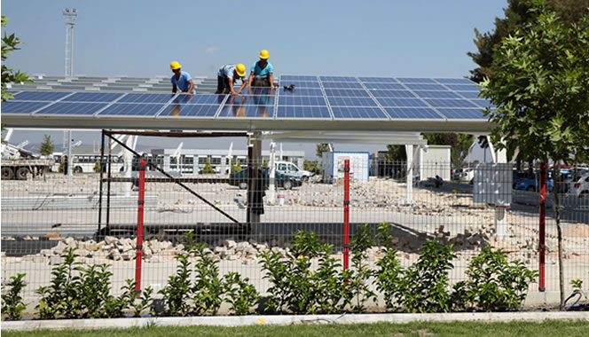 Gediz Üniversitesi Güneş ve Rüzgar Kaynaklı Hibrit Enerji Santrali Kuruyor